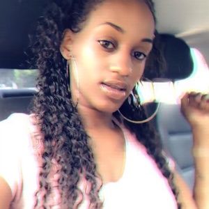 Meet your Posher, Joeisha